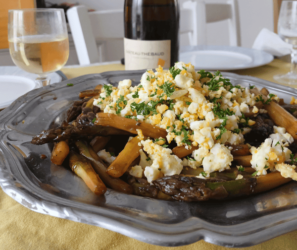 Asperges rôties façon mimosa chez Pépites de Loire